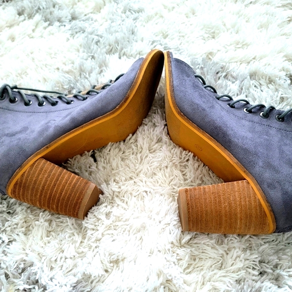 Catherine Malandrino  Jerzinie Suede Lace Up Booties Size 7.5 - Picture 4 of 10